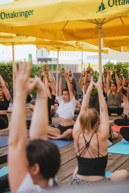 Das beliebte Bier-Yoga kehrt auch heuer wieder zurück.  | Foto: Ottakringer Bierfest