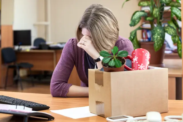 Besonders betroffen sind Frauen, deren Arbeitslosigkeit um 5,2 Prozent im Vergleich zu Juni 2025 zunahm. | Foto: antiksu/panthermedia