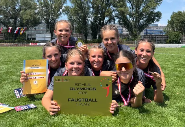 Was für ein Erfolg! Die Schülerinnen siegten bei der Faustball-Bundesmeisterschaft in der Unterstufe (U14) in Wien. | Foto: Sportmittelschule Bad Kreuzen