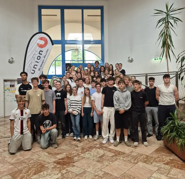 Insgesamt bildeten die Sportunion und die HLWest 68 SchülerInnen zum Übungsleiter aus. | Foto: HLWest