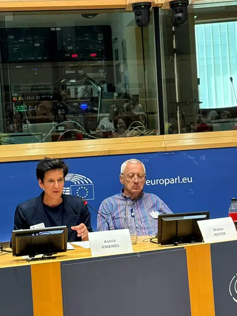 Walter Reiter und Astrid Kniendl referierten in Brüssel. | Foto: Bernal Revert/BR&amp;U