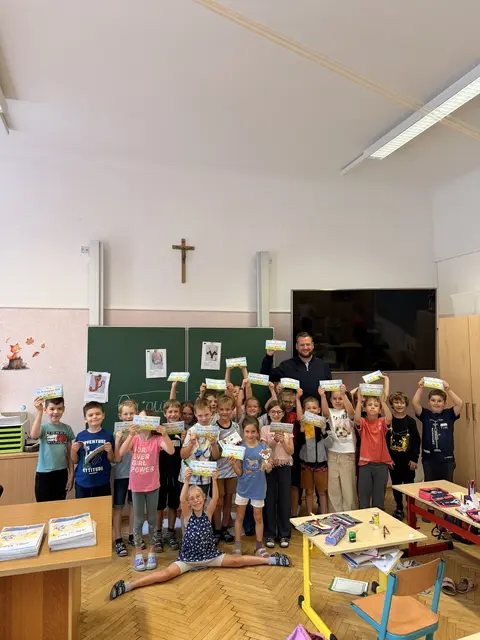 Verteilung Ferienpass in den Schulen &amp; Kindergärten | Foto: Stadtgemeinde Eisenerz
