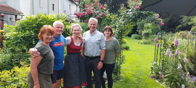 Marianne Fischer aus Gresten (M.) zelebrierte ihren 85. Ehrentag.
 | Foto: Marktgemeinde Gresten