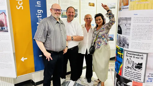 v.l.: Matti Bunzl, künstlerisch-wissenschaftlicher Direktor des Wien Museums, Bezirksvorsteher Alexander Nikolai (SPÖ), Museumsleiter Georg Fiedler und Kulturstadträtin Veronika Kaup-Halser (SPÖ) verabschiedeten sich vom Bezirksmuseum.  | Foto: Andreas Pölzl/MeinBezirk