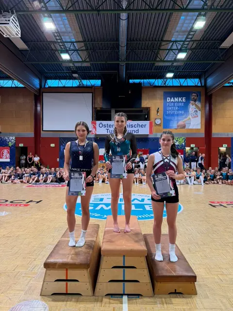  Sophia Renetseder (M.) gewann in der AK17. | Foto: Turnverein Vöcklabruck