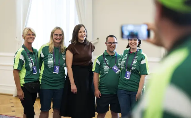 In Wien wurden die Sportler:innen von Bundesministerin Clauda Bauer im Bundeskanzleramt empfangen. | Foto: (© Foto: BKA/Christopher Dunker)