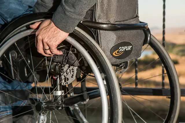 Der Disability Pride Month steht im Zeichen der Sichtbarkeit, Selbstbestimmung und Teilhabe von Menschen mit Behinderung. (Symbolfoto) | Foto: Steve Buissinne/Pixabay
