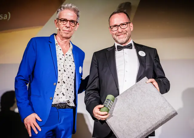 Robert Schwemmer (rechts) freut sich über die Auszeichnung. | Foto: SilentFiber