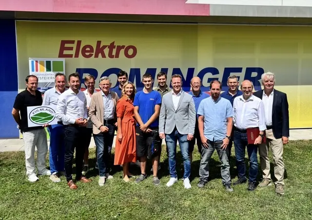 Beim Elektro-Unternehmen Rominger traf man sich, um über das vierte Lehrlings-Speed-Dating zu sprechen.  | Foto: MeinBezirk/Leonie Herrmann