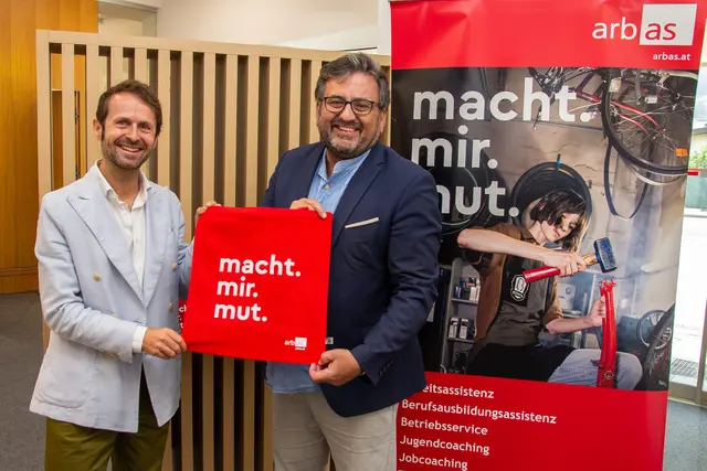 Wolfgang Wallner (links) und Harald Schneider (rechts) bilden künftig die duale Geschäftsführung von arbas Tirol. | Foto: Wolchowe