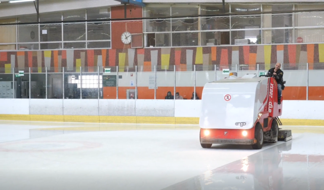 Die Zukunft der Eisstadthalle liegt derzeit auf Glatteis. | Foto: Maximilian Spitzauer/MeinBezirk