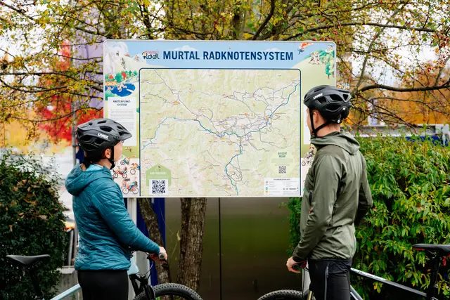 Das Radknotensystem im Murtal macht die Tourenplanung unkompliziert: Nummern folgen, unterwegs neu entscheiden und regionale Ziele bequem verbinden.