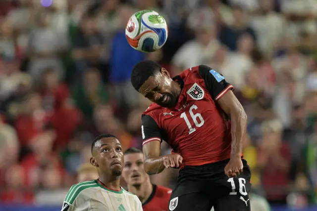 Gegen Algerien war Phillipp Mwene noch im Einsatz, beim Spiel gegen Spanien muss er verletzungsbedingt pausieren. | Foto: APA-Images / AFP / JUAN MABROMATA
