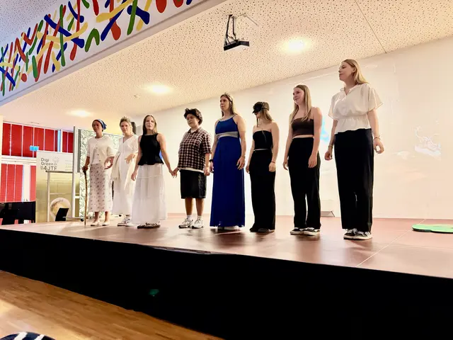 Die Schülerinnen der HLW Wolfsberg sammelten mit ihrer Theateraufführung rund 600 Euro für eine Familie aus dem Lavanttal. | Foto: Privat