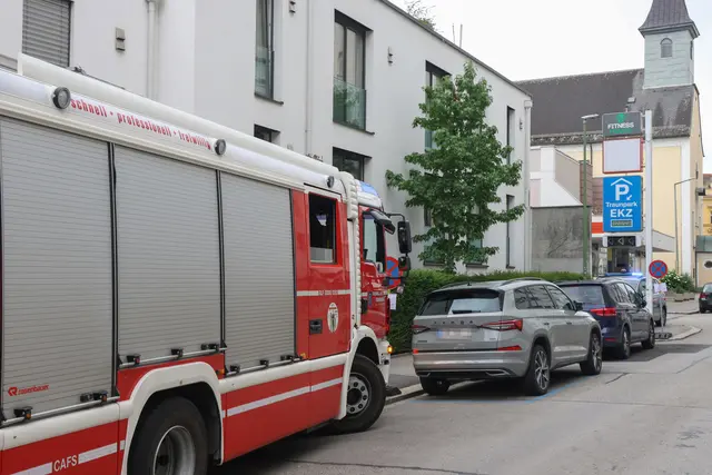 Weil ein eingeschalteter Lockenstab in einer Wohnung in der Welser Herrengasse vermutet wurde, musste die Feuerwehr ausrücken. | Foto: laumat.at