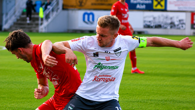 Markus Blutsch (weißes Trikot) startet mit der SPG Pregarten bei Aufsteiger ASK St. Valentin. | Foto: MeinBezirk