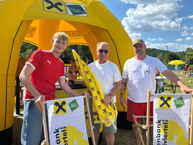 
Strahlender Sonnenschein, beste Stimmung und ein abwechslungsreiches Programm sorgten am Donnerstag, dem 2. Juli, für einen unvergesslichen Tag im Freibad Gars am Kamp. Im Rahmen des Raiffeisen Badetages lud die Raiffeisenbank Gars am Kamp zur Summer Opening Party, zu der zahlreiche Familien, Kinder und Besucher aus der gesamten Region kamen und gemeinsam einen herrlichen Sommertag verbrachten. | Foto: Manuela Danzinger