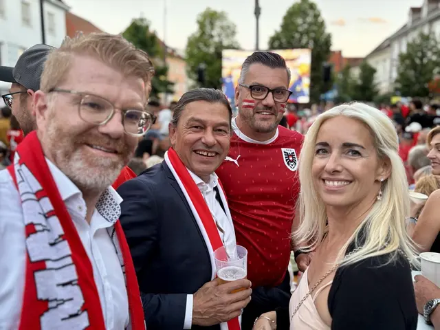Bürgermeister Harald Bergmann feierte in seiner Gemeinde mit.