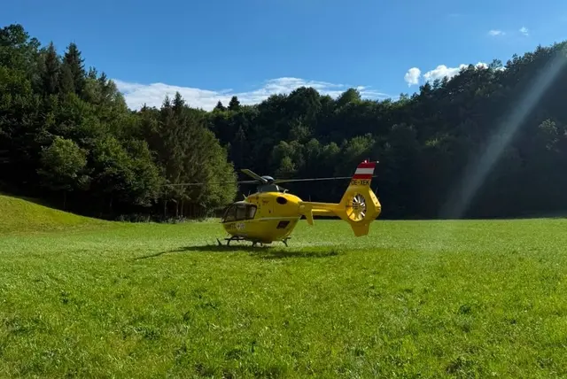 Hubschrauber im Einsatz. | Foto: Feuerwehr Friessnitz Rosenbach