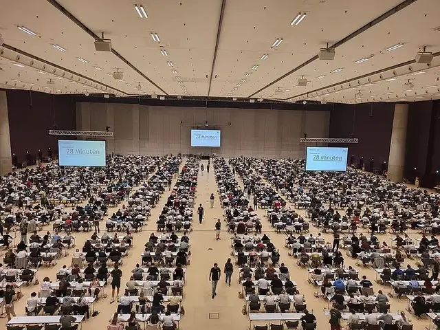 Großer Andrang, große Aufregung: In der Messe Graz findet am Freitag der Aufnahmetest der Med Uni Graz statt. (Bild: der MEdAT im Vorjahr) | Foto: Med Uni Graz