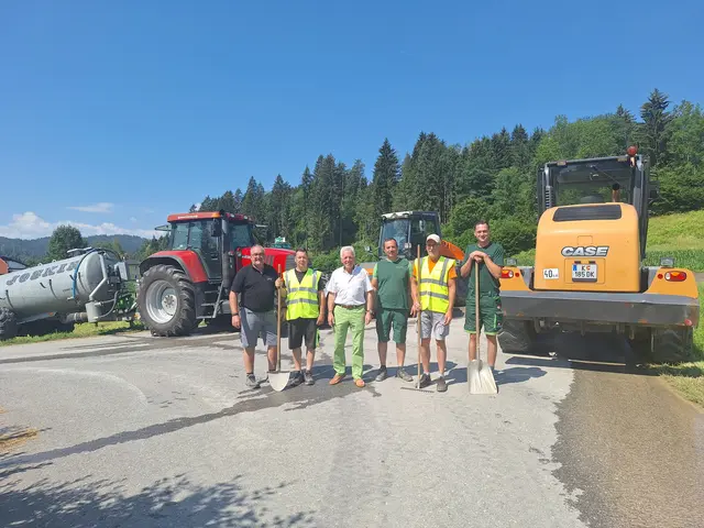 Bürgermeister Herbert Gaggl bedankt sich bei allen Beteiligten für die professionelle Arbeit. | Foto: Gemeinde Moosburg