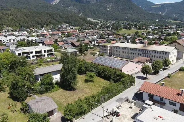 Auch wenn derzeit kein konkreter Bedarf besteht, schafft die Gemeinde damit die Grundlage, den Bildungsstandort bei künftigen Anforderungen weiterentwickeln zu können. | Foto: Provisuals