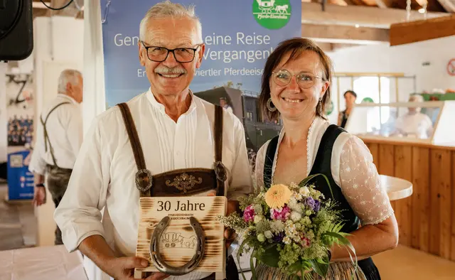Zwei wesentliche Stützen der Pferdeeisenbahn: Fritz Stockinger, Bettina Preinfalk. | Foto: Claudia Schaumberger