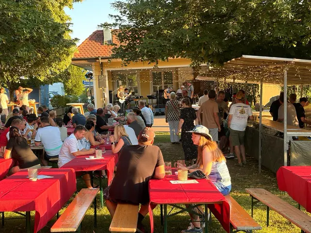 Der Sparverein Pint lud zum ersten Dämmerschoppen beim Kaltenbrunnerhof.  | Foto: Sparverein Pint