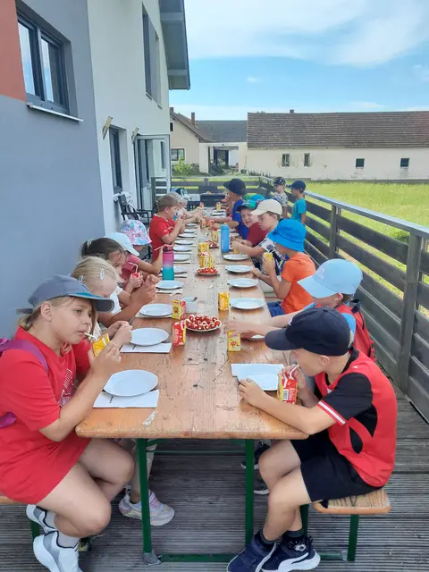 Bei der Jause | Foto: VS Vitis