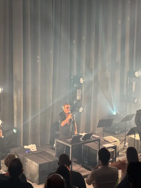 Parov Stelar, Marcus Füreder, spielte vor 450 Menschen im Loxone Auditorium.  | Foto: Karin Bayr