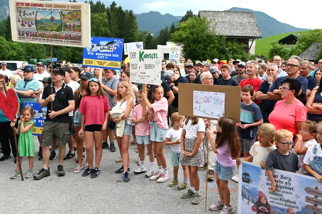 Alt und Jung kämpften um "ihren" Karkogel. | Foto: Josef Wind
