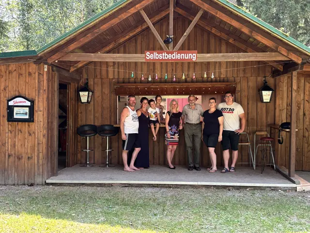 Rainer, Alexandra, Johannes und Johanna Schuecker, Alexandra Weber, Karlheinz Piringer, Michaela Altmann und Daniel Hofbauer. | Foto: Stadtgemeinde Heidenreichstein