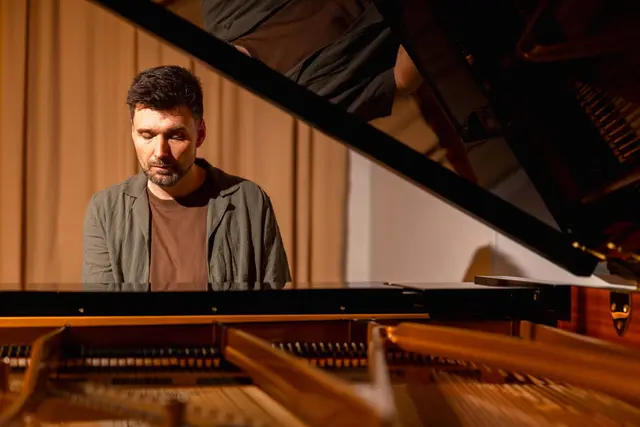Der belgische Musicalautor und -darsteller Rory Six.