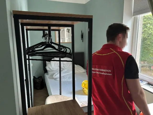 Die Gruppe Sofortmaßnahmen führte Razzien bei insgesamt 14 Hotels durch.  | Foto: Gruppe Sofortmaßnahmen