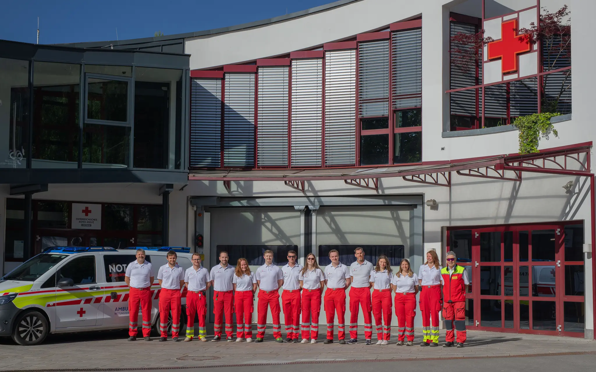 Red Cross East Tyrol: 13 new paramedics strengthen the ambulance service - ...