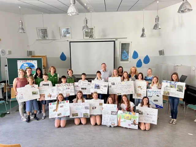 Die Forscherinnen und Forscher der 1a Klasse der bei der Abschlusspräsentation des Projektes. | Foto: Schulcluster Defereggental