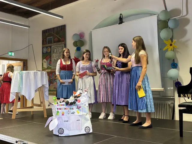 Unterhaltsam wurde es für die Gäste bei den Darbietungen der Absolventinnen und Absolventen.