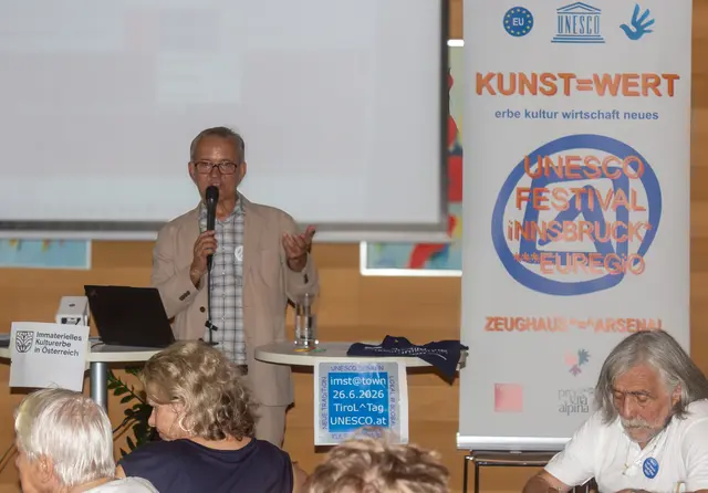 Generalsekretär der Unesco-Kommission Österreich, Martin Fritz, referierte im Cafe Rosengartl. | Foto: T.Heltschl