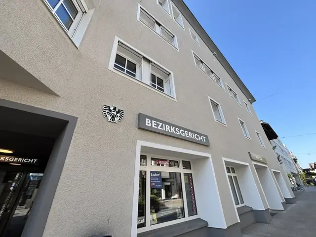 Das Bezirksgericht in Telfs ist ein bedeutender Wirtschafts- und Standortfaktor: Zahlreiche RechtsanwältInnen und NotarInnen arbeiten eng mit dem Gericht zusammen, zugleich sorgt es als wichtiger Frequenzbringer für zusätzliche Belebung des Ortszentrums und stärkt die öffentliche Infrastruktur der gesamten Region.