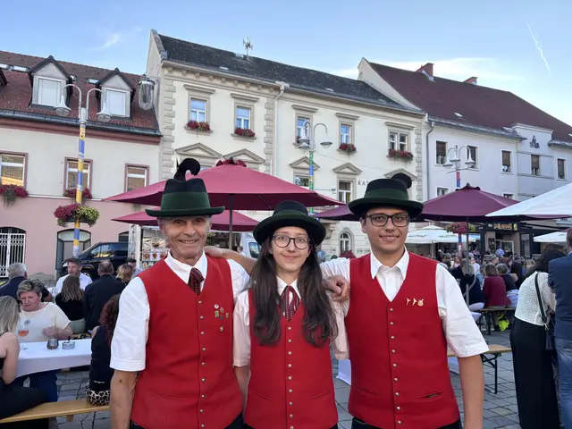 Der Musikverein St.Johann am Tauern hatte bereits vor Start der „Summervibes“ einen Auftritt am Hauptplatz. | Foto: MeinBezirk/Julia Gerold