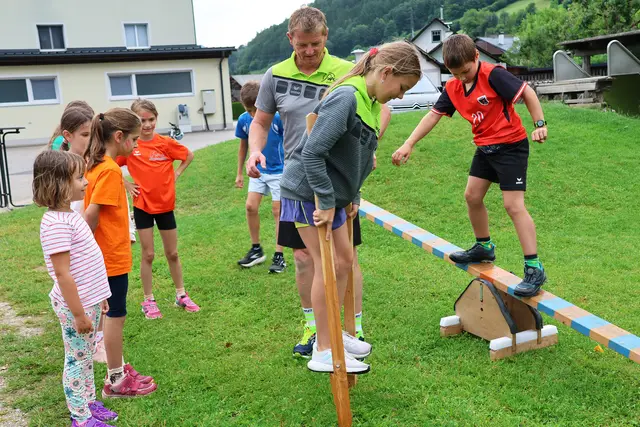 Beim Saisonabschluss des Kinder-Schüler-Lauftreffs bewiesen die Kinder und Jugendlichen ihre Geschicklichkeit. | Foto: WSG/Stubauer