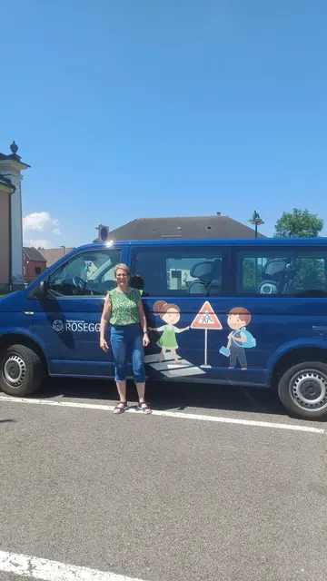 Claudia Woschitz engagiert sich nicht nur als Schulbusfahrerin und Gemeindebedienstete, sondern auch als Demenzverantwortliche und ehrenamtlich beim Go-Mobil. | Foto: Gemeinde Rosegg