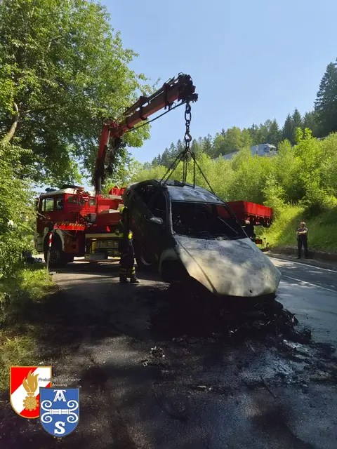 Einsatz wegen Pkw-Bergung. | Foto: Freiwillige Feuerwehr Aspang