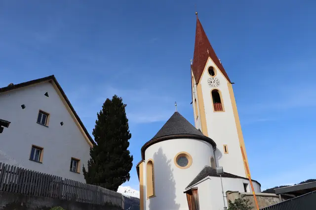 Die Pfarrkirche im Zentrum der Gemeinde Tobadill. | Foto: Thomas Seelos