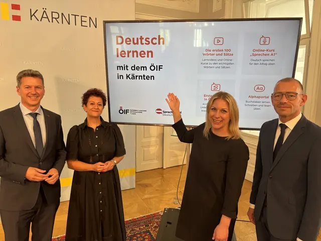 Landeshauptmann Daniel Fellner, Mandana Poureh (Integrationsbeauftragte, Land Kärnten) sowie Daniela Berger (Gesamtleitung Sprache im ÖIF) und Roland Goiser (Stv. Direktor ÖIF) stellten heute die neue Lernplattform vor, | Foto: MeinBezirk.at/StephanFugger