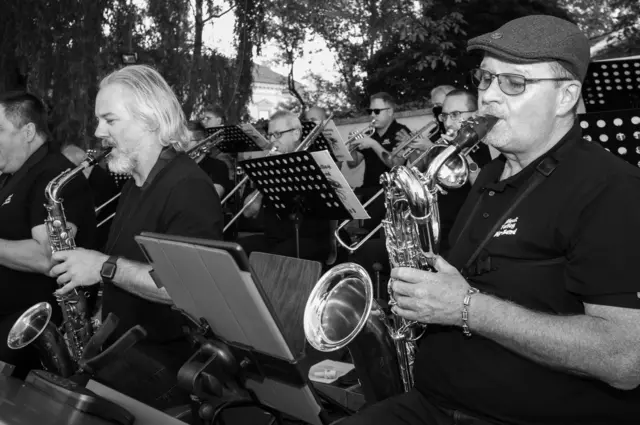 Musikgenuss im Eventgarten Neunkirchen. | Foto: Santrucek