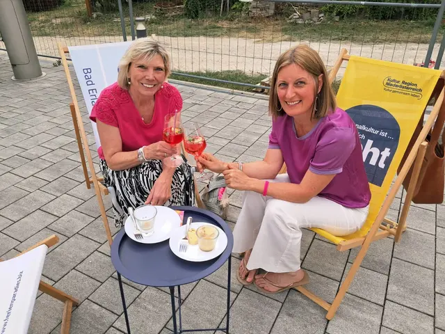 Brigitte Holzer und Ramona Sanz | Foto: Binder