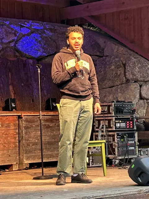 Unterhaltsamer Abend mit Romeo Kaltenbrunner.   | Foto: Josef Lumetsberger