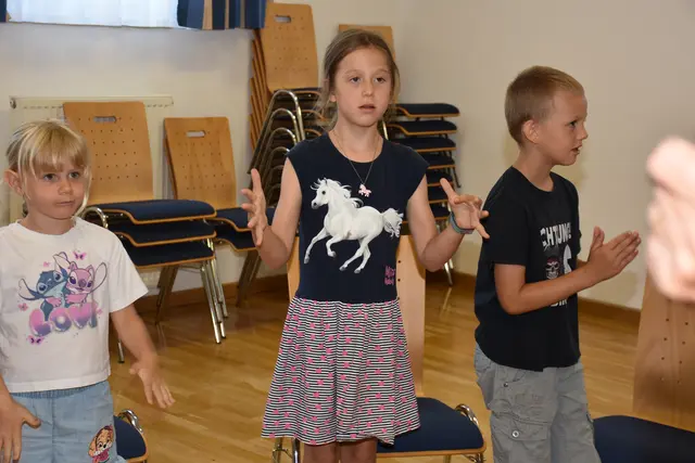 Auch nach der ersten erfolgreichen Probe können Mädchen und Burschen, die Freude an Musik, Rhythmus und gemeinschaftlichem Singen haben, einsteigen und mitmachen. 