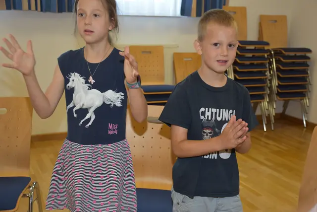 Auch nach der ersten erfolgreichen Probe können Mädchen und Burschen, die Freude an Musik, Rhythmus und gemeinschaftlichem Singen haben, einsteigen und mitmachen. 